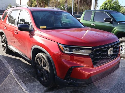 Used 2024 Honda Pilot Sport image 6