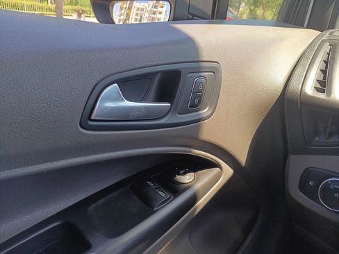 Used 2019 Ford Transit Connect XLT FWD image 24