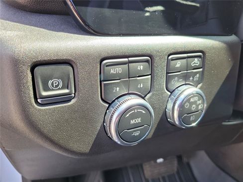 Used 2025 GMC Sierra 1500 SLT w/ SLT Premium Plus Package AWD/4WD image 21