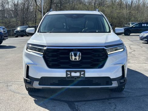 Used 2023 Honda Pilot Elite image 2