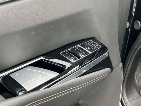 Used 2025 Cadillac Escalade ESV Sport w/ LPO, ONYX Package AWD/4WD image 19