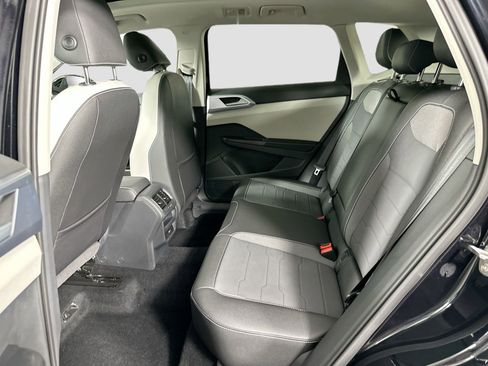 New 2025 Volkswagen Taos SE image 20