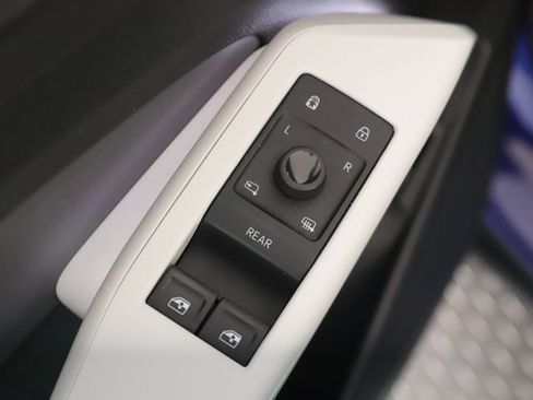 Used 2021 Volkswagen ID.4 1st Edition image 19