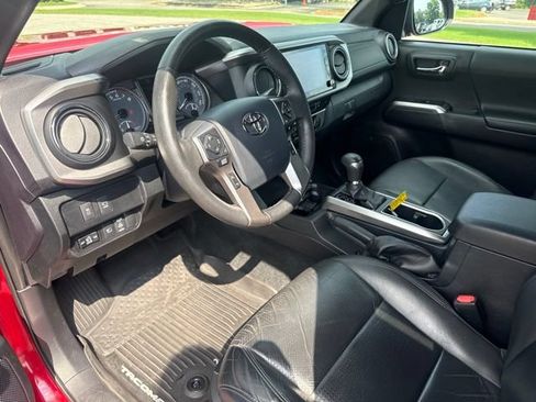 Used 2020 Toyota Tacoma Limited AWD/4WD image 24
