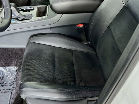 Used 2018 Jeep Grand Cherokee Altitude image 18