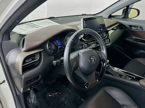Used 2019 Toyota C-HR Limited image 14