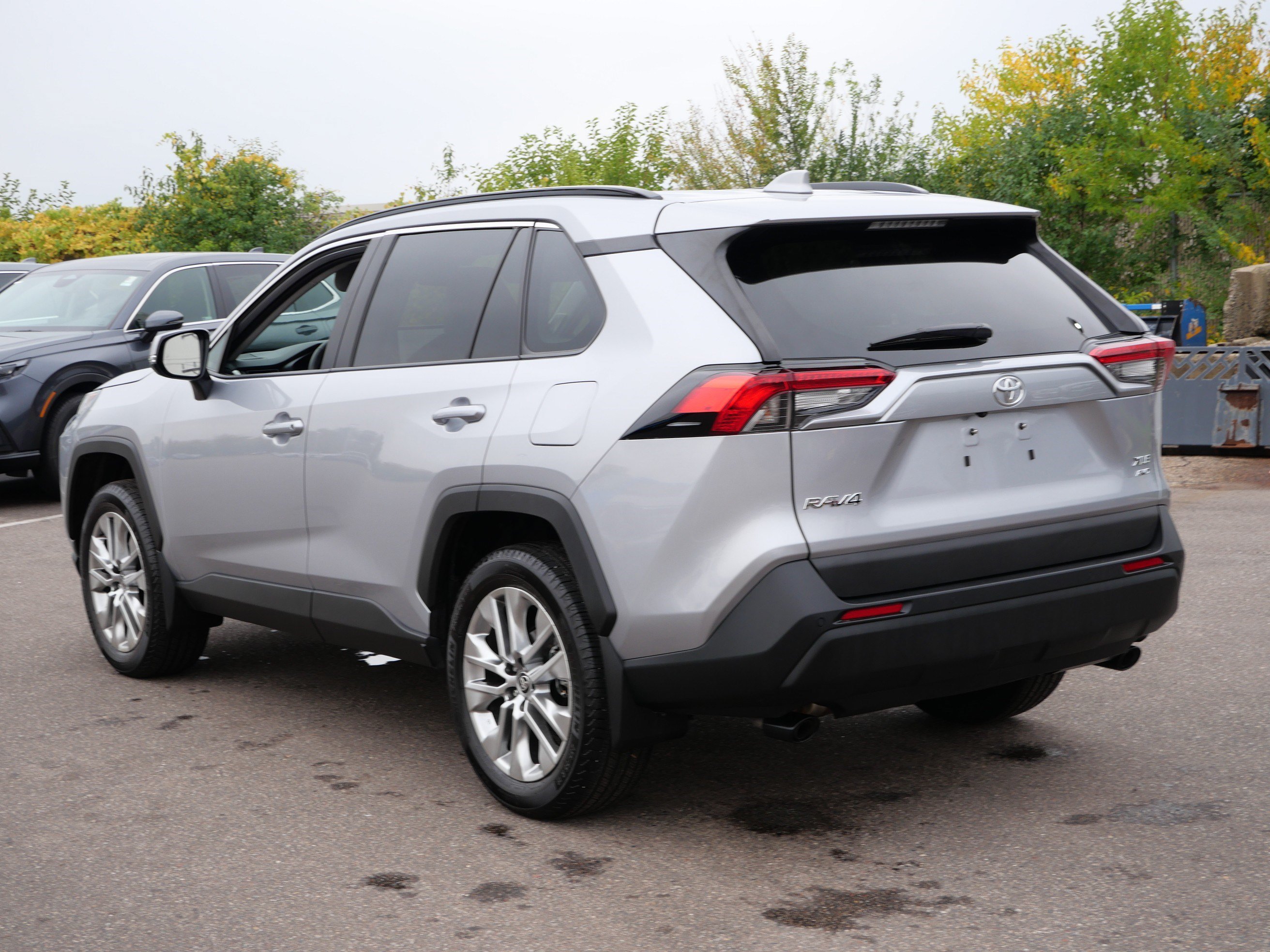 Used 2025 Toyota RAV4 XLE Premium w/ Weather Package AWD/4WD image 5