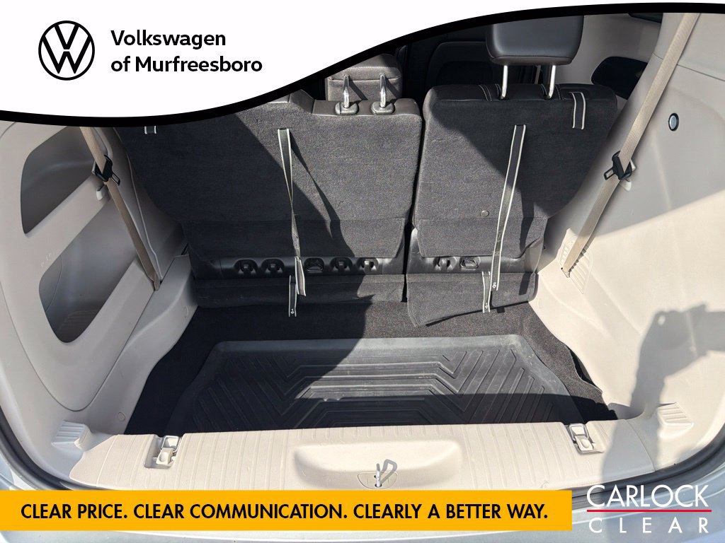 Used 2023 Chrysler Pacifica Touring-L FWD image 25