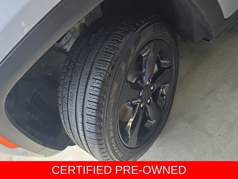 Used 2025 Jeep Grand Cherokee L Limited w/ Luxury Tech Group II image 34