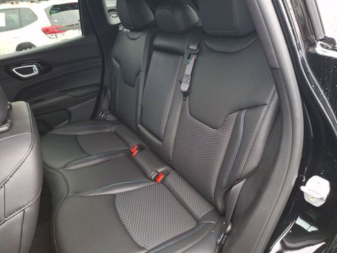 New 2026 Jeep Compass Latitude image 12