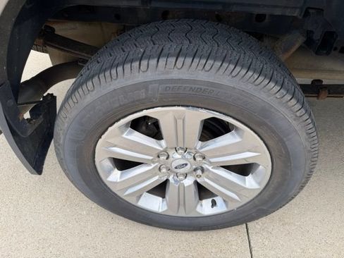 Used 2018 Ford F150 Lariat w/ Equipment Group 501A Mid AWD/4WD image 8