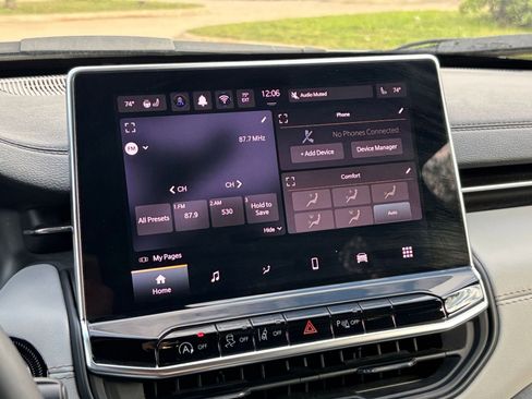 Used 2025 Jeep Compass Limited image 20