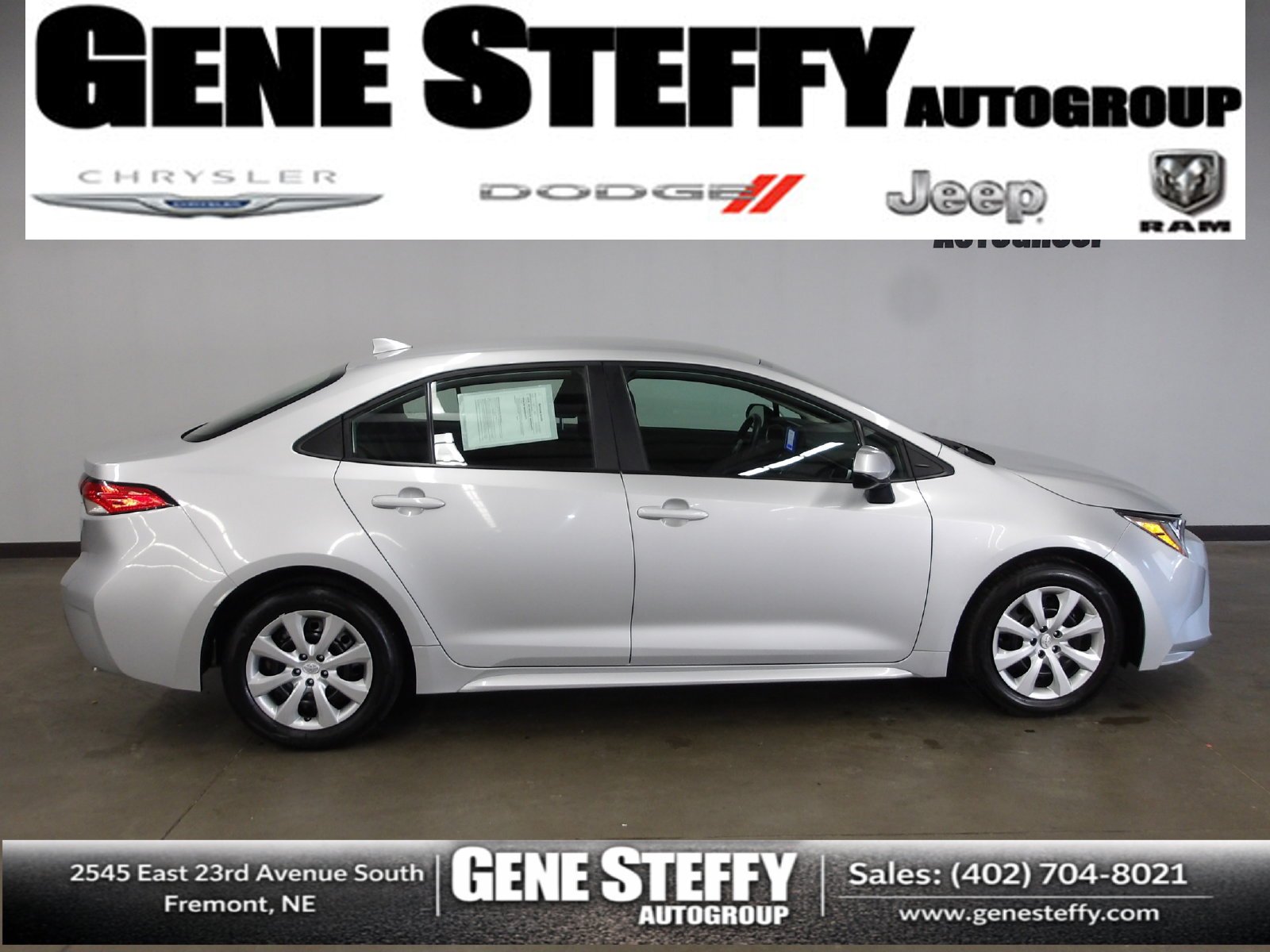 Used 2025 Toyota Corolla LE FWD image 1