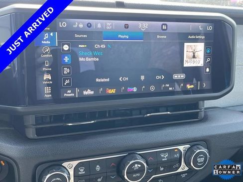 Used 2025 Jeep Wrangler Sport image 24