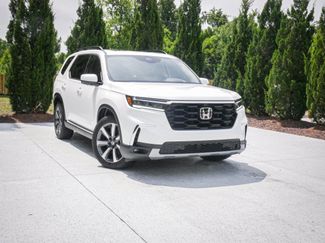 Used 2025 Honda Pilot Elite video 2