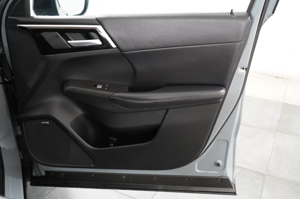 Used 2026 Mitsubishi Outlander AWD image 31