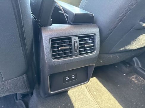 Used 2024 Nissan Rogue SV image 16