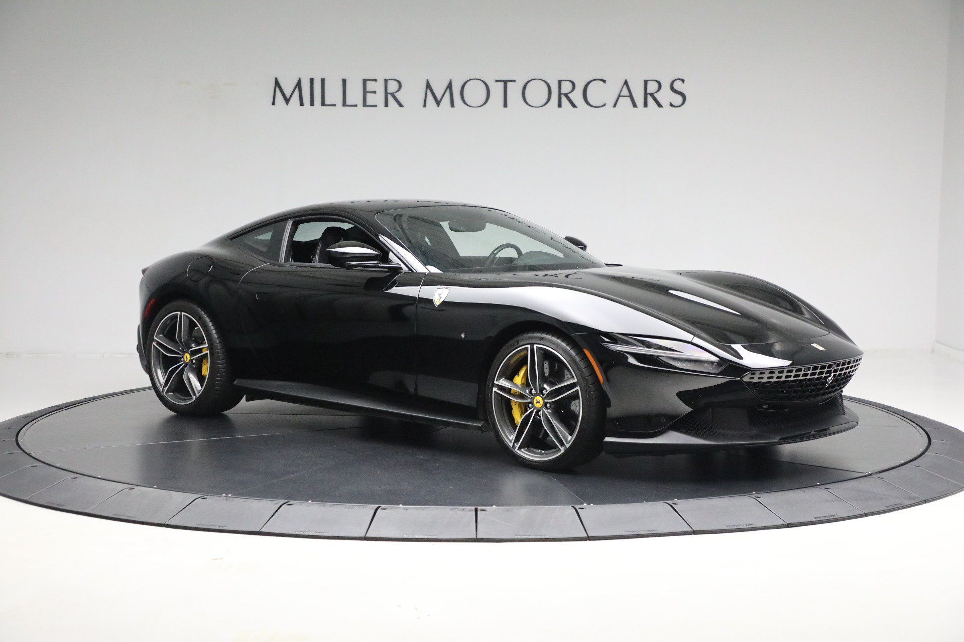 Certified 2021 Ferrari Roma RWD image 10