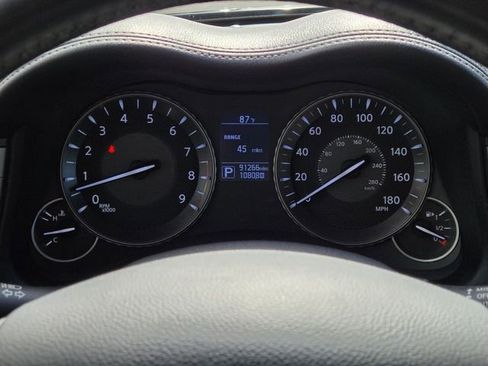 Used 2017 INFINITI Q70 L 3.7 w/ Deluxe Touring Package RWD image 29