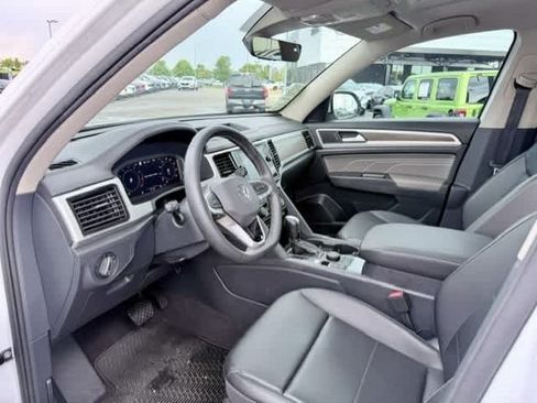 Used 2023 Volkswagen Atlas SEL AWD/4WD image 10