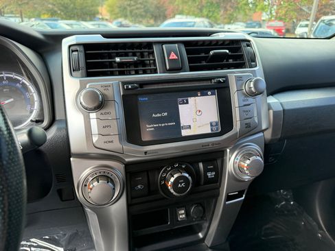 Used 2016 Toyota 4Runner SR5 image 18