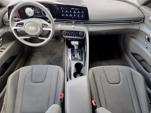 Used 2024 Hyundai Elantra SEL FWD image 18