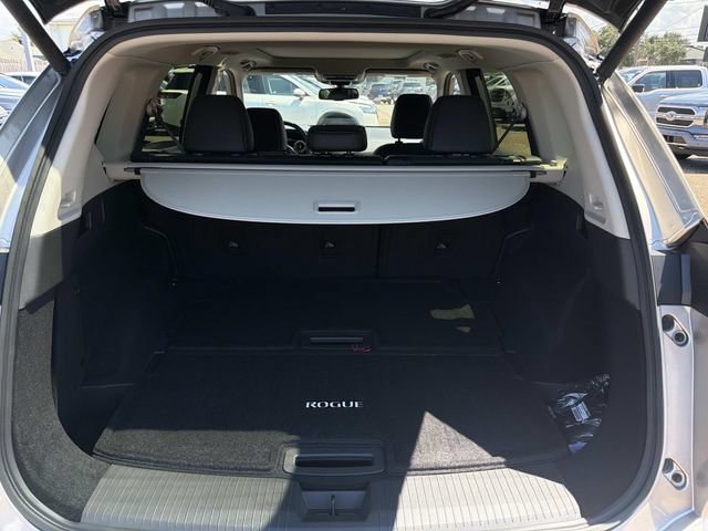 Used 2026 Nissan Rogue Platinum w/ Platinum Premium Package AWD/4WD image 10