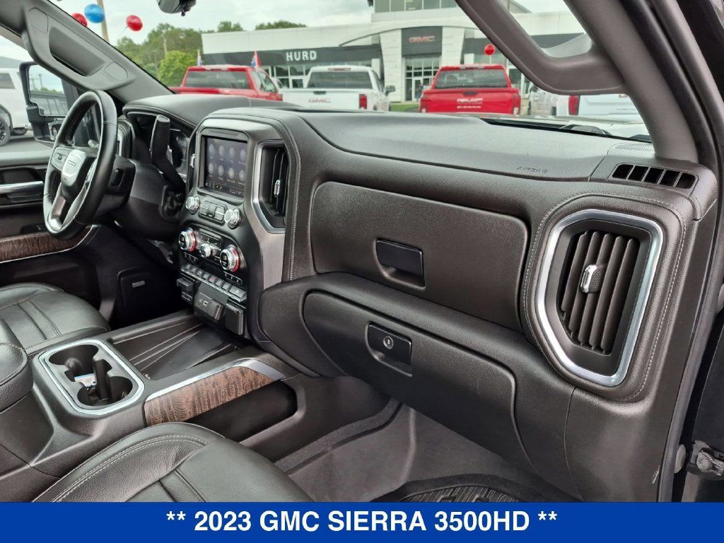 Used 2023 GMC Sierra 3500 Denali w/ Denali Ultimate Package AWD/4WD image 33