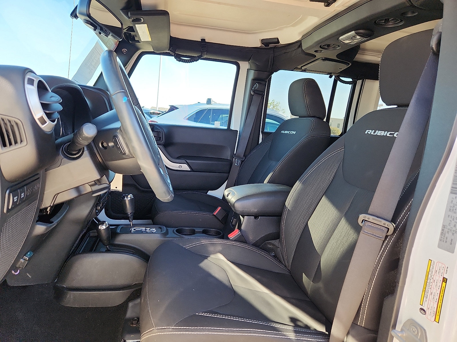Used 2017 Jeep Wrangler Unlimited Rubicon AWD/4WD image 12