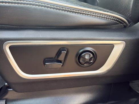 Used 2019 RAM 1500 Laramie w/ Sport Appearance Package image 17