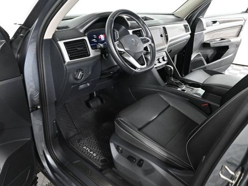Certified 2023 Volkswagen Atlas SE w/ Panoramic Sunroof Package image 21