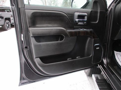 Used 2015 GMC Sierra 2500 Denali w/ Suspension Package, Off-Road image 32