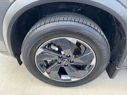 Used 2025 Nissan Rogue SV image 7