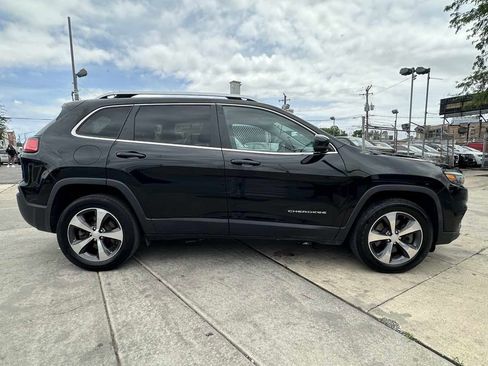 Used 2019 Jeep Cherokee Limited AWD/4WD image 4