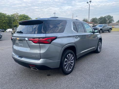 Used 2023 Chevrolet Traverse Premier image 5