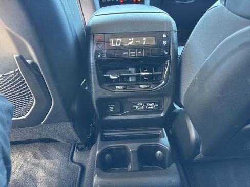 Used 2022 Jeep Grand Cherokee L Limited w/ Luxury Tech Group II image 40