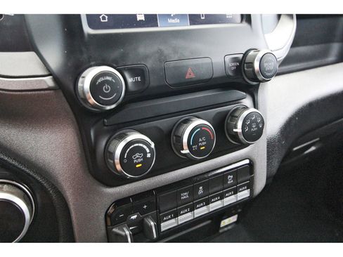 Used 2024 RAM 2500 Tradesman w/ Chrome Appearance Group AWD/4WD image 25