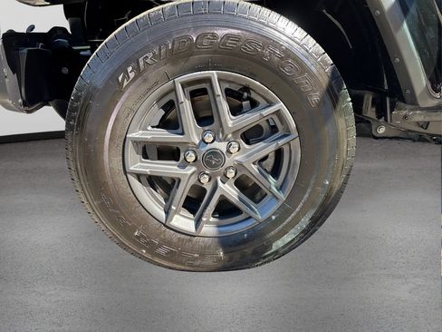 Used 2024 Jeep Gladiator Sport image 11