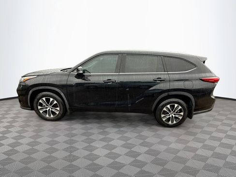 Used 2020 Toyota Highlander XLE image 9