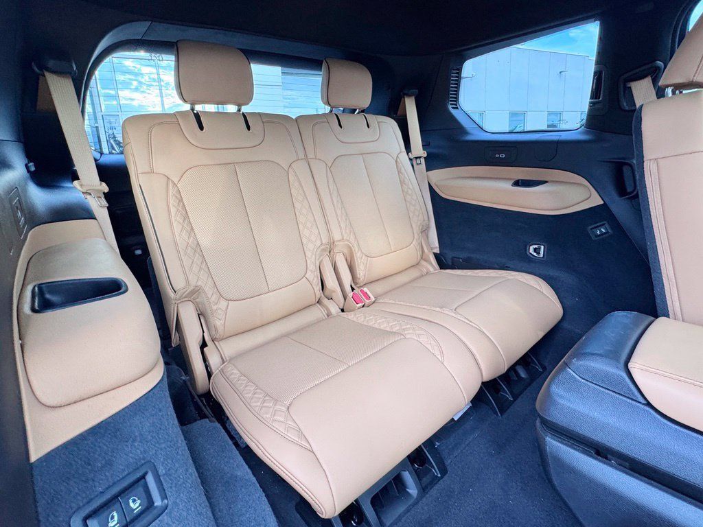 Used 2023 Jeep Grand Cherokee L Summit AWD/4WD image 24