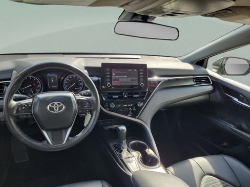 Used 2024 Toyota Camry SE FWD image 11