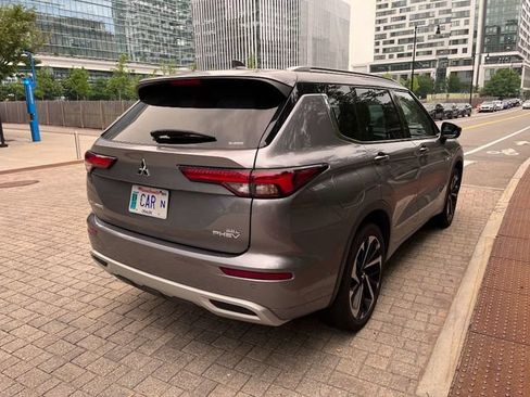 Used 2023 Mitsubishi Outlander SEL AWD/4WD image 5