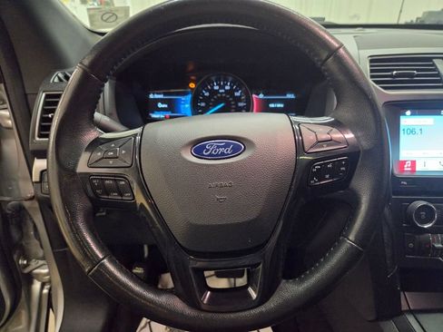 Used 2018 Ford Explorer XLT w/ Equipment Group 202A AWD/4WD image 13