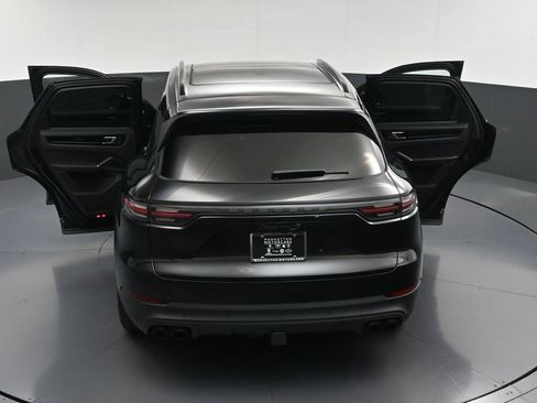 Certified 2023 Porsche Cayenne S Platinum AWD/4WD image 33