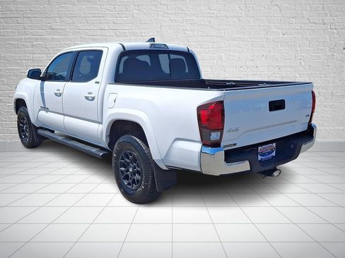 Used 2020 Toyota Tacoma SR5 AWD/4WD image 6