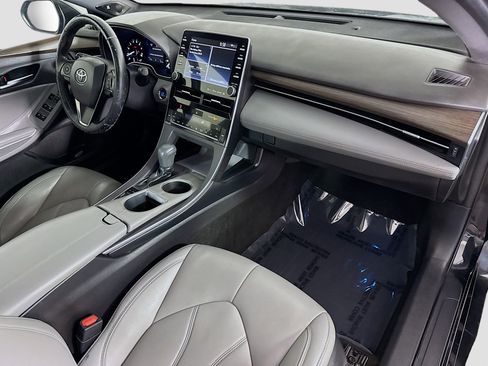 Used 2019 Toyota Avalon XLE w/ Moonroof Package image 30