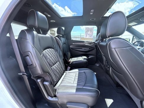 Used 2024 Buick Enclave Avenir w/ Avenir Technology Package AWD/4WD image 19