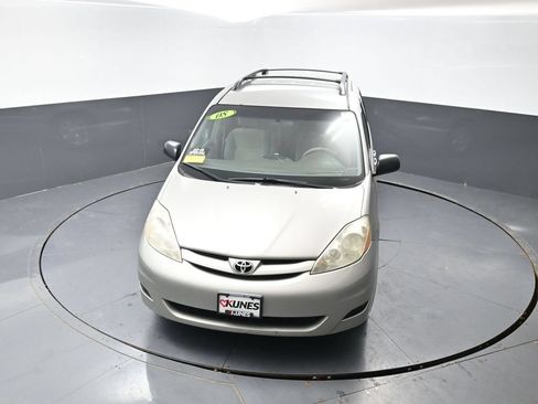 Used 2008 Toyota Sienna CE FWD image 12