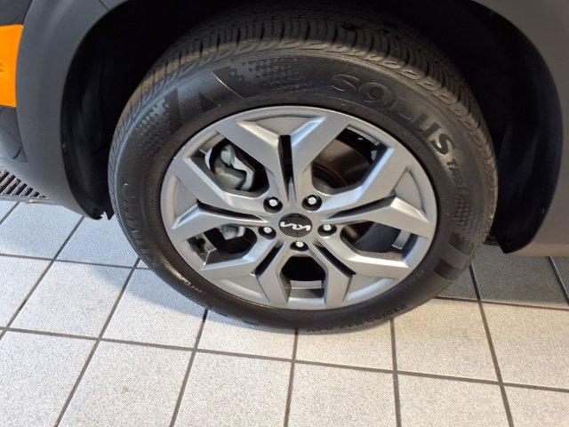 Used 2024 Kia Seltos S AWD/4WD image 5