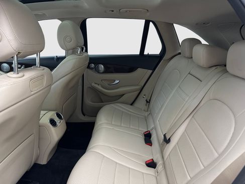 Used 2018 Mercedes-Benz GLC 300 4MATIC w/ Multimedia Package image 34